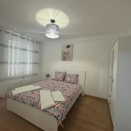 F3 Batiment 4 Apartment *